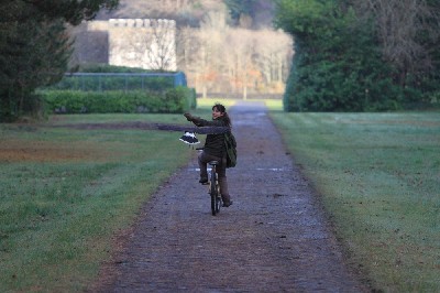 Rua landing on the bike!